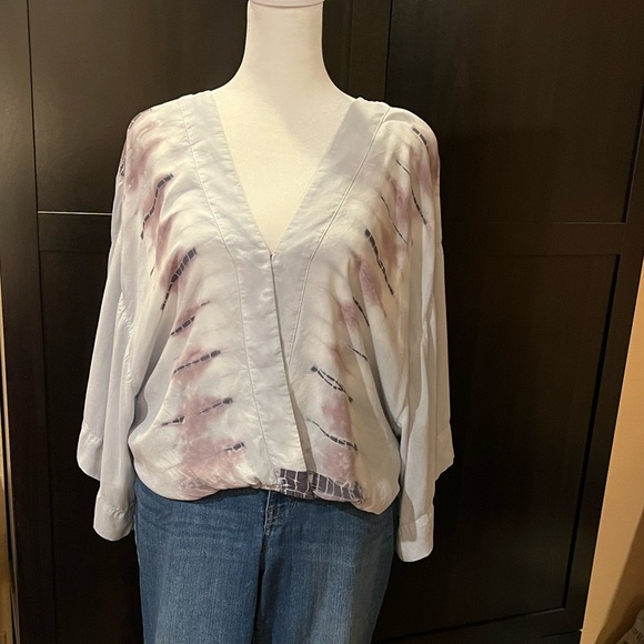 Young Fabulous & Broke Tops - Young Fabulous & Broke Tia Top Blouse. Faux wrap. Light blue, lilac, grey. S-M